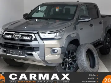 TOYOTA Hilux 2.8 D-4D Invincible ACC Navi Rollo AHK