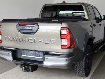TOYOTA Hilux 2.8 D-4D Invincible ACC Navi Rollo AHK