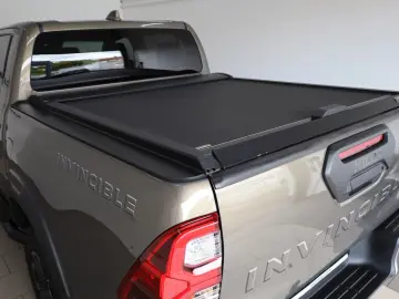 TOYOTA Hilux 2.8 D-4D Invincible ACC Navi Rollo AHK