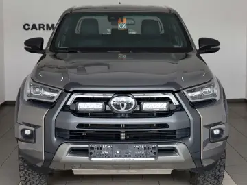 TOYOTA Hilux 2.8 D-4D Invincible ACC Navi Rollo AHK