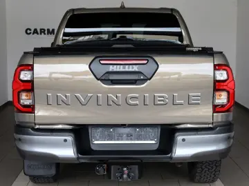 TOYOTA Hilux 2.8 D-4D Invincible ACC Navi Rollo AHK