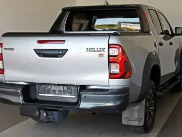TOYOTA Hilux 2.8 D-4D GR Sport Alcantara ACC Rollo  AHK