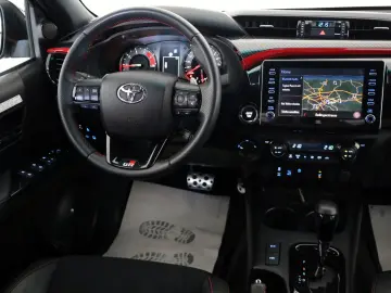 TOYOTA Hilux 2.8 D-4D GR Sport Alcantara ACC Rollo  AHK