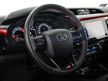 TOYOTA Hilux 2.8 D-4D GR Sport Alcantara ACC Rollo  AHK