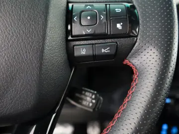 TOYOTA Hilux 2.8 D-4D GR Sport Alcantara ACC Rollo  AHK