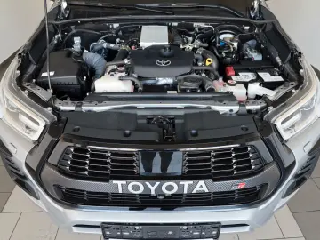 TOYOTA Hilux 2.8 D-4D GR Sport Alcantara ACC Rollo  AHK