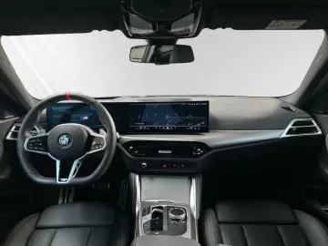 BMW M240i xDrive Coupe Inkl. € 1.190 Zubehörbonus  F