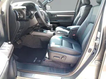 TOYOTA Hilux 4x4 Double Cab MHEV Autm. Invincible