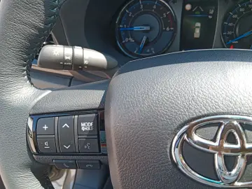 TOYOTA Hilux 4x4 Double Cab MHEV Autm. Invincible