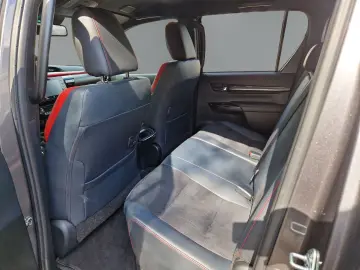 TOYOTA Hilux Double Cab GR Sport 4x4 Navi Soundsystem J