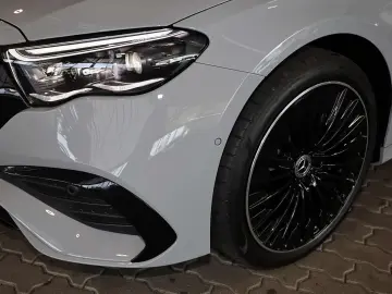 MERCEDES-BENZ E 300 de AMG Superscreen Ventilation Burmester