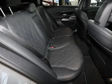 MERCEDES-BENZ E 300 de AMG Superscreen Ventilation Burmester