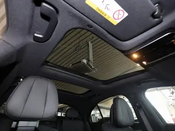 MERCEDES-BENZ E 300 de AMG Superscreen Ventilation Burmester