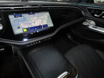 MERCEDES-BENZ E 300 de AMG Superscreen Ventilation Burmester