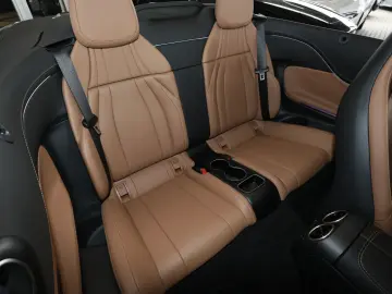 MERCEDES-BENZ CLE 220 d AMG Cabrio 360