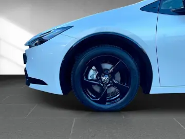TOYOTA Prius 2.0 Plug-in Hybrid Executive  MATRIX NAVI
