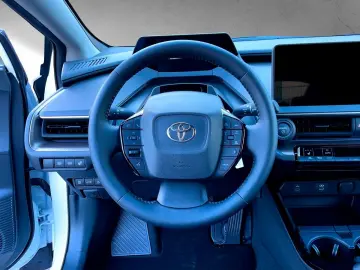 TOYOTA Prius 2.0 Plug-in Hybrid Executive  MATRIX NAVI