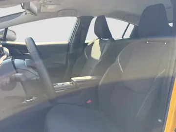 TOYOTA Prius Plug-in Executive 2.0 EU6d Plugin Hybrid 2