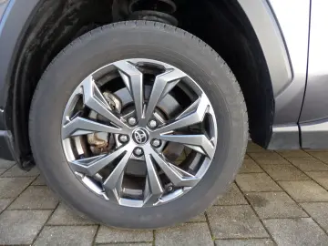 TOYOTA RAV4 Hybrid TeamD Navi LED SHZ el. Heckklappe