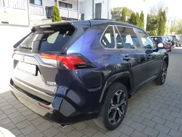 TOYOTA RAV4 Plug-in 4x4 Komfort-&Techpaket Schiebedach