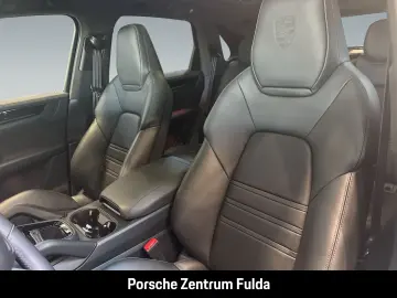 PORSCHE Cayenne GTS