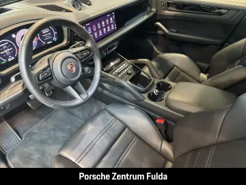 PORSCHE Cayenne GTS