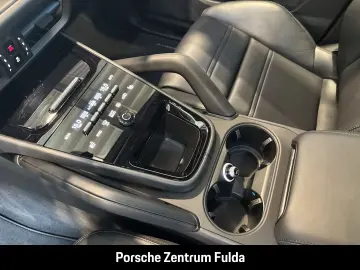 PORSCHE Cayenne GTS