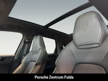 PORSCHE Cayenne GTS