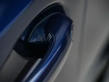 BMW M3 3-serie xDrive Competition   Carbon   Laser L