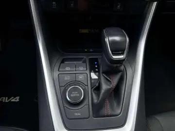 TOYOTA RAV 4 Plug-in Hybrid 4x4  RFK Shz hinten HUD 2P