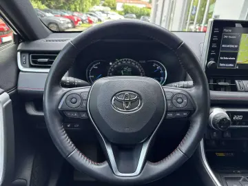 TOYOTA RAV 4 Plug-in Hybrid 4x4  RFK Shz hinten HUD 2P