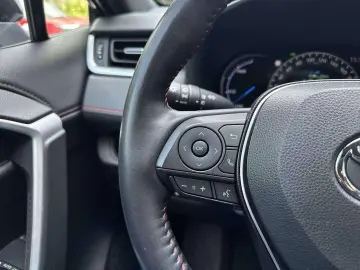 TOYOTA RAV 4 Plug-in Hybrid 4x4  RFK Shz hinten HUD 2P