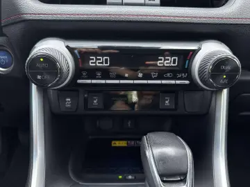 TOYOTA RAV 4 Plug-in Hybrid 4x4  RFK Shz hinten HUD 2P