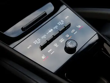 PORSCHE Cayenne 21 RS-Spyder Luft ACC BOSE Pano 90L 360