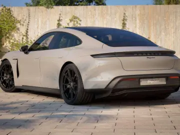 PORSCHE Taycan FACELIFT BATT  PANO AIR 21 RS ACHTERASST