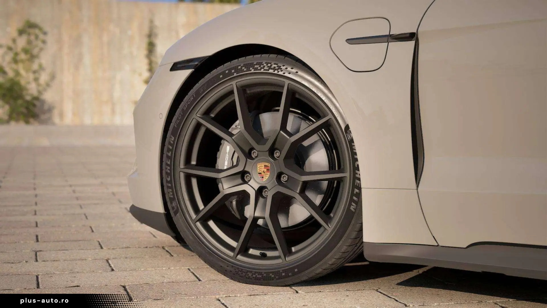 PORSCHE Taycan FACELIFT BATT  PANO AIR 21 RS ACHTERASST