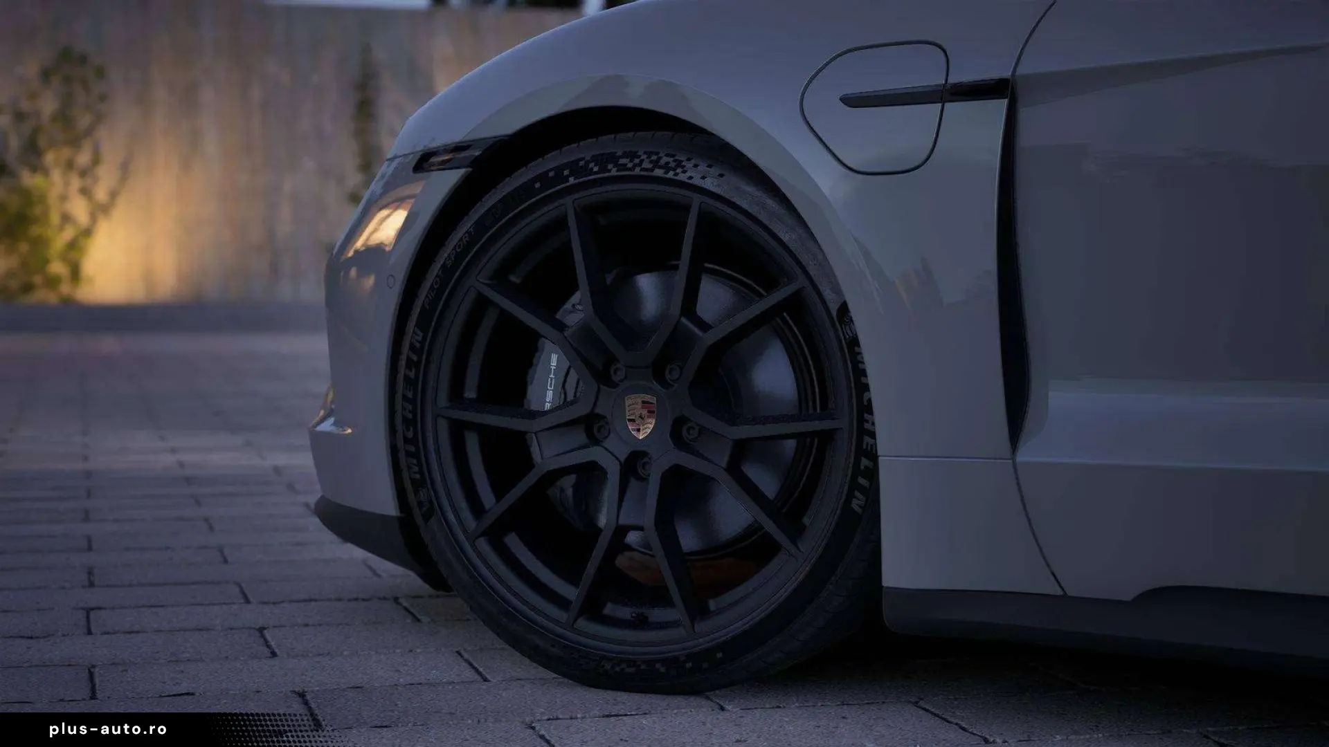 PORSCHE Taycan FACELIFT BATT  PANO AIR 21 RS ACHTERASST