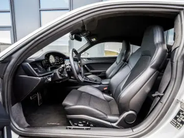 PORSCHE 911 GT3 Touring