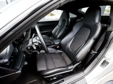 PORSCHE 911 GT3 Touring