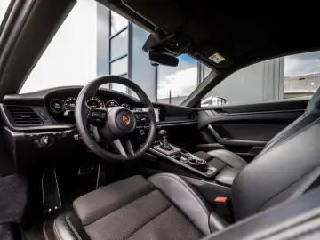 PORSCHE 911 GT3 Touring