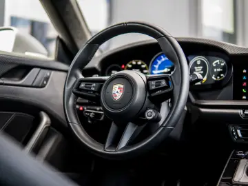 PORSCHE 911 GT3 Touring