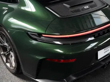 PORSCHE 911 GT3 Touring Paket - Oak Green Neo