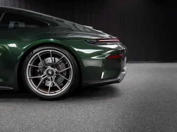 PORSCHE 911 GT3 Touring Paket - Oak Green Neo