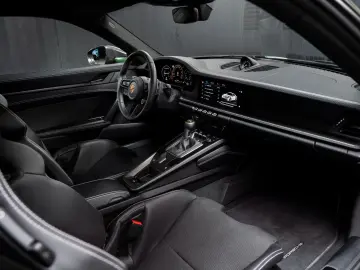 PORSCHE 911 GT3 Touring Paket - Oak Green Neo