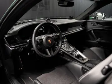 PORSCHE 911 GT3 Touring Paket - Oak Green Neo