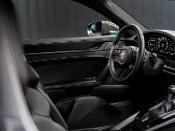 PORSCHE 911 GT3 Touring Paket - Oak Green Neo