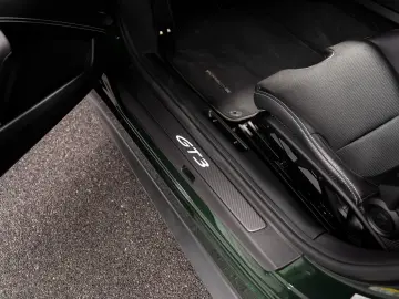 PORSCHE 911 GT3 Touring Paket - Oak Green Neo