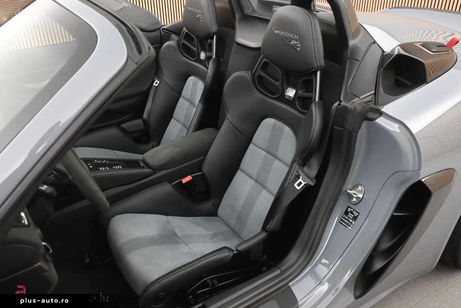 PORSCHE 718 Boxster Spyder RS Weissach Lift 90L Carbon