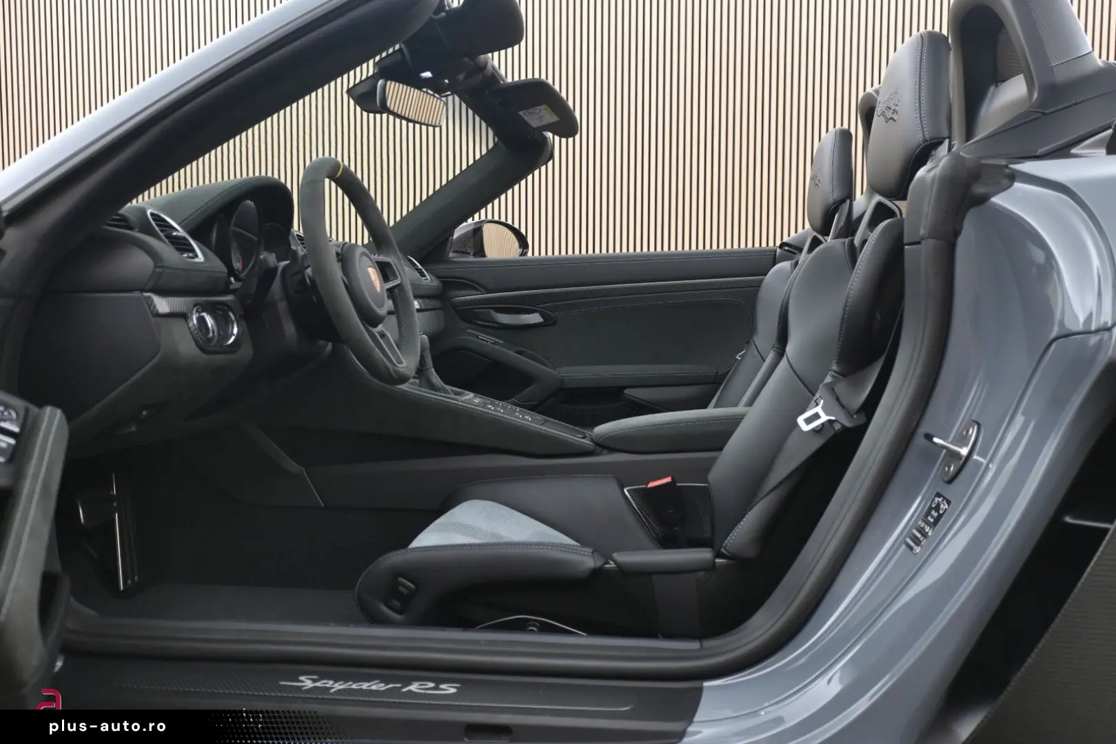 PORSCHE 718 Boxster Spyder RS Weissach Lift 90L Carbon