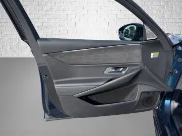 DS DS9 E-Tense 225 1 6 EAT8  Performance Line Navi